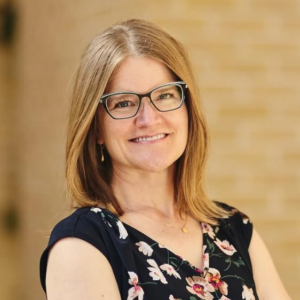 Hilary Hoyt headshot
